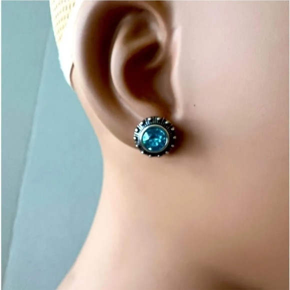 Brighton Twinkle Mini Post
Earrings. TWINKLE SAPPHIRE MINI POST EARRINGS Blue. - Picture 1 of 8